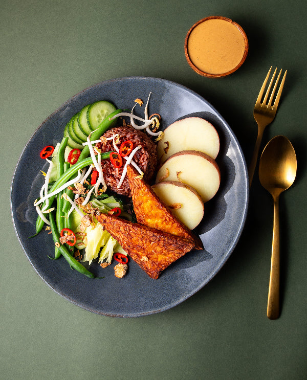 Gado gado with tempeh